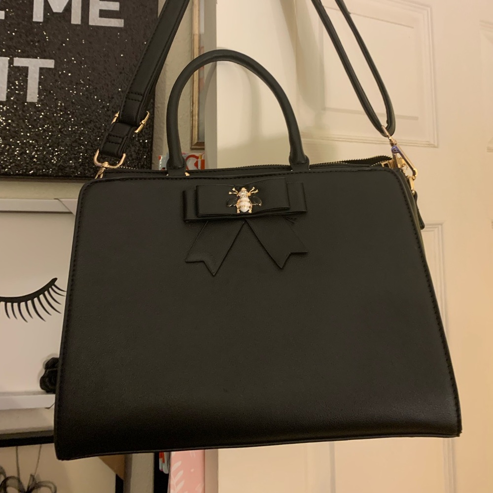 Black bee 🐝 bag